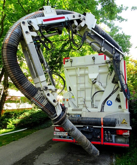 Excavatrice aspiratrice - Camion d'aspiration